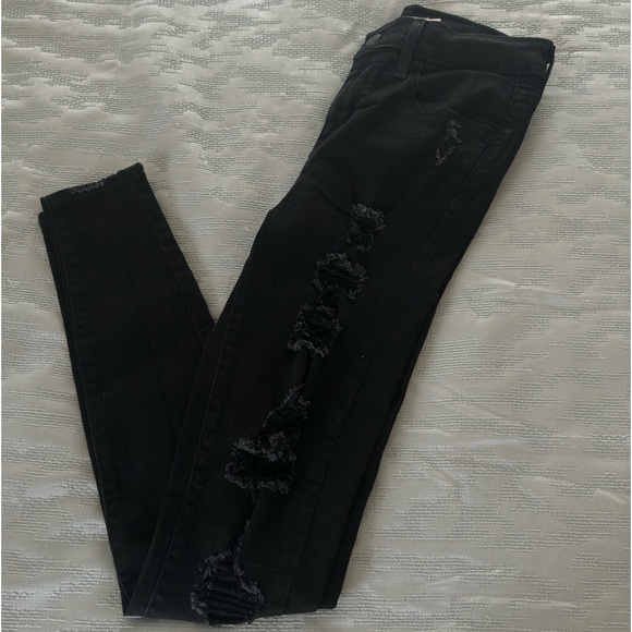 Black Levi’s Skinny Jeans - Picture 3 of 3